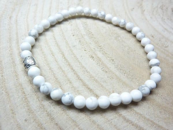Bracelet Howlite - perles rondes 4 mm