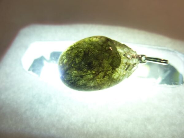 Pendentif quartz tourmaliné verte ref 1430