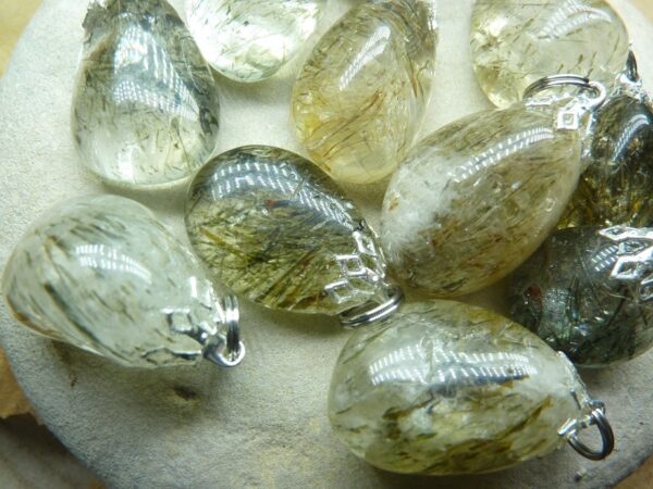 Pendentif quartz tourmaliné verte