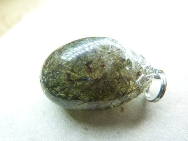 Pendentif quartz tourmaliné verte ref 1430