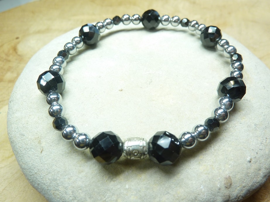 Bracelet Spinelle noir-Hématite - Perles rondes 8-4 mm