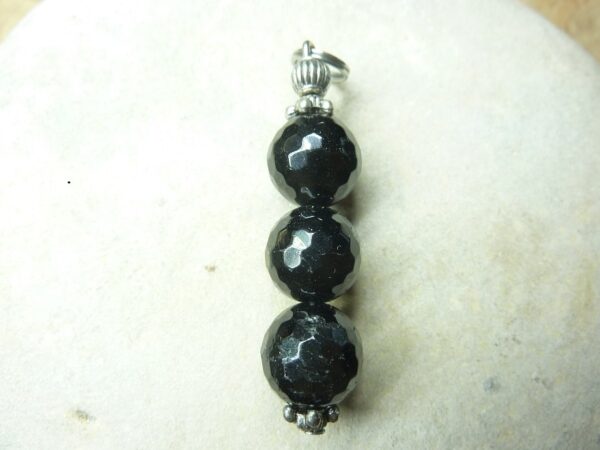 Pendentif Spinelle noir 10 mm