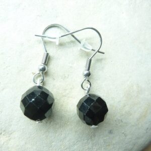 Boucles d'oreilles Spinelle noir perles à facettes 10 mm