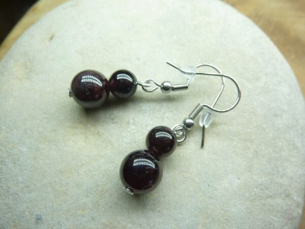 Boucles d'oreilles Grenat rouge 8-6 mm