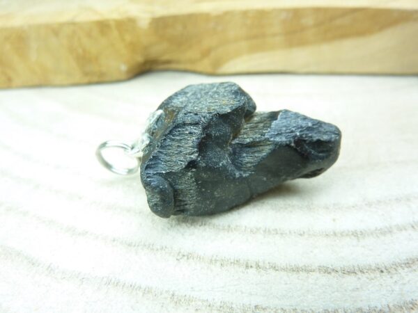 Pendentif Spinelle noir Brut 10,9 gr ref 1903