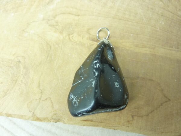 Pendentif Spinelle noir Brut 29,8 gr ref 4358