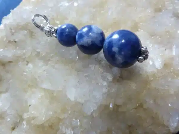 Pendentif Sodalite perles rondes 12-10-8 mm