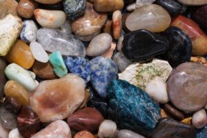 Les avantages de la lithothérapie avec les pierres et les cristaux