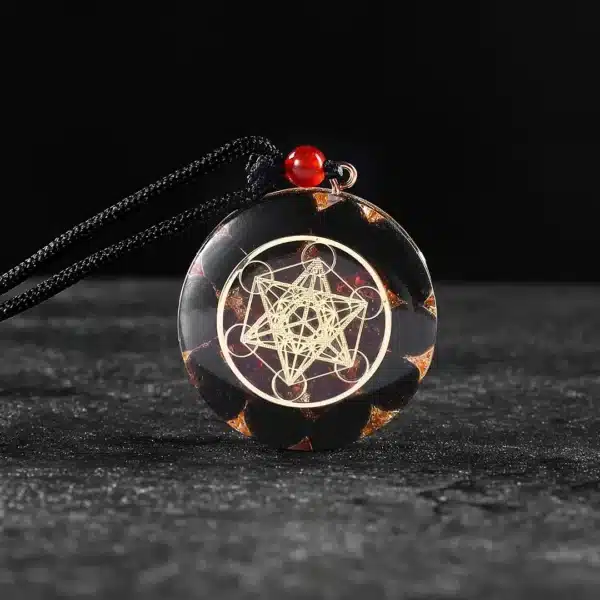 Pendentif orgonite cube Métatron – Obsidienne – grenat