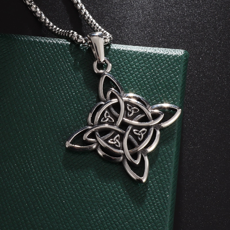 Pendentif noeud de sorcière (Wiccan) ref 2