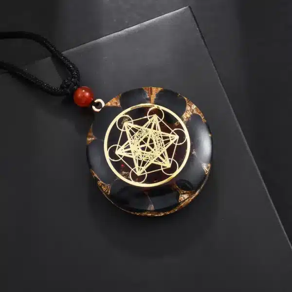 Pendentif orgonite cube Métatron – Obsidienne – grenat