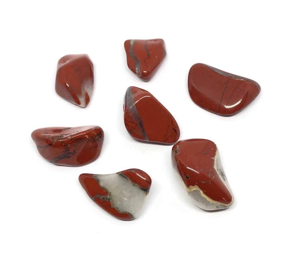 Quelles pierres associer avec le Jaspe rouge ?
