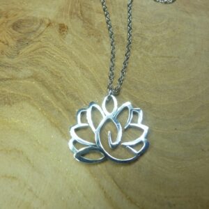 Collier pendentif Yoga fleur de Lotus ref Argent