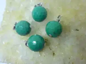 Pendentif Chrysoprase perles à facettes