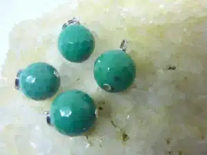 Pendentif Chrysoprase perles à facettes