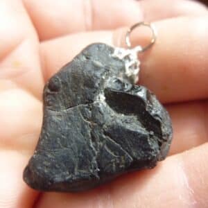 Pendentif Spinelle noir 27,8 gr ultra rare gg 039