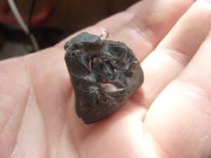 Pendentif Spinelle noir 27,8 gr ultra rare gg 039
