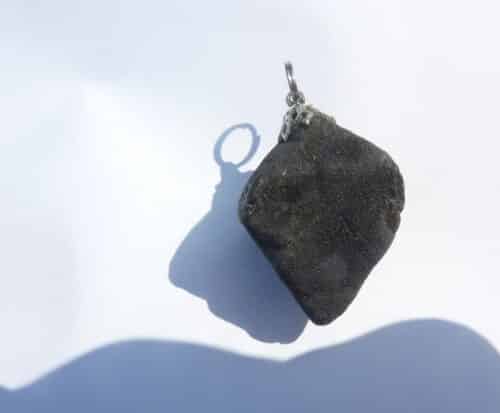 Pendentif Spinelle noir 24,5 gr ultra rare gg K1