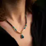 Collier pendentif Apatite bleue-Onyx noir-Hématite