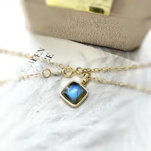 Collier pendentif Labradorite + chaine acier inoxydable 50 cm ref or