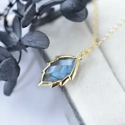 Collier pendentif Labradorite + chaine acier inoxydable 49 cm ref or