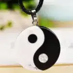Pendentif Yin-Yang en Howlite-Obsidienne Noire