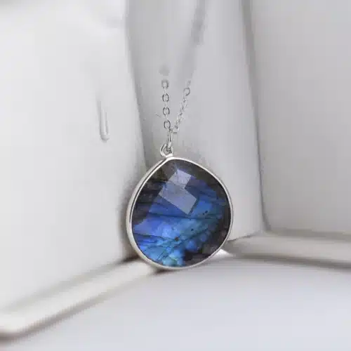 Collier pendentif Labradorite + chaine acier inoxydable 49 cm ref argent