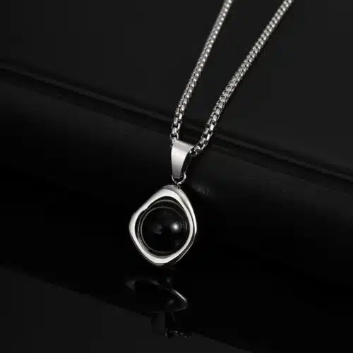 Collier pendentif Spinelle noir acier inoxydable ref 02