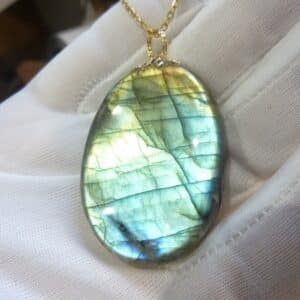 Collier pendentif Labradorite GG 3309 + chaine acier inoxydable doré 50 cm