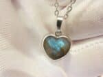 Collier pendentif Coeur Labradorite + chaine acier inoxydable 50 cm