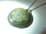Pendentif Obsidienne dorée-Cube de metatron + chaine acier inoxydable 50 cm