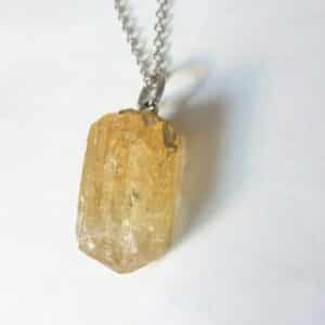 Pendentif Topaze impériale 5,3 gr ref 1109 + chaine acier inoxydable 60 cm