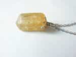 Pendentif Topaze impériale 5,3 gr ref 1109 + chaine acier inoxydable 60 cm