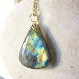 Collier pendentif Labradorite GG 3409 + chaine acier inoxydable doré 50 cm